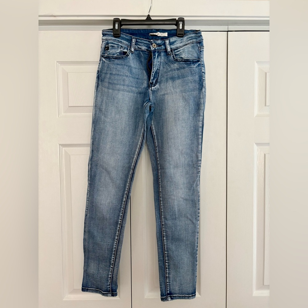 Kancan Jeans Women's 9 / 28 Skinny Ankle Light Wash Blue Stretch Denim jeans.